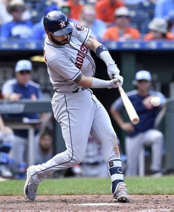 June 17, 2018 - Kansas City, MO, USA - Houston Astros Marwin Gonzalez connects on an RBI single to score Jake Marisnick in the eighth inning against the Kansas City Royals on Sunday, June 17, 2018, at Kauffman Stadium in Kansas City, Mo. Houston Astros vs. Kansas City Royals - ZUMAm67_ 20180617_zaf_m67_032 Copyright: xJohnxSleezerx