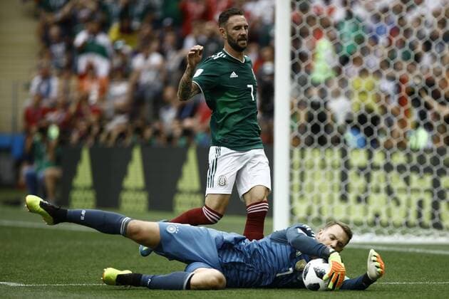 June 17, 2018 - Moscow, Russia - Manuel Neuer and Miguel Layun during the 2018 FIFA World Cup WM Weltmeisterschaft Fussball Russia group F match between Germany and Mexico at Luzhniki Stadium on June 17, 2018 in Moscow, Russia. Germany v Mexico: Group F - 2018 FIFA World Cup Russia  - ZUMAn230 20180617_zaa_n230_972 Copyright: xMehdixTaamallahx