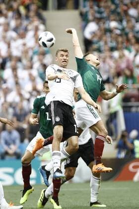 June 17, 2018 - Moscow, Russia - Thomas Mueller and Javier Hernandez during the 2018 FIFA World Cup WM Weltmeisterschaft Fussball Russia group F match between Germany and Mexico at Luzhniki Stadium on June 17, 2018 in Moscow, Russia. Germany v Mexico: Group F - 2018 FIFA World Cup Russia  - ZUMAn230 20180617_zaa_n230_968 Copyright: xMehdixTaamallahx