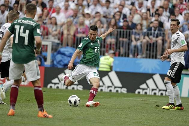 June 17, 2018 - EUM20180618DEP03.JPG.CIUDAD DE MEXICO.- Soccer Futbol-Mundial Rusia-2018.- La historica victoria de 1-0 de Mexico sobre Alemania en el arranque del Mundial de Rusia fue celebrada este domingo en plazas publicas del territorio nacional. Irving Lozano fue el anotador del unico tanto. 17 de junio 2018. Foto: Agencia EL UNIVERSAL Luis Cortes RCC. Latin News: June 17, 2018  - ZUMAu78_ 20180617_zaf_u78_642 Copyright: xLuisxCortesx