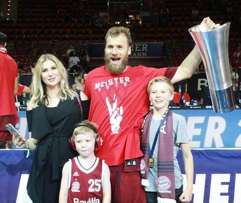Anton Gavel FC Bayern with his family Basketball Playoff FC Bayern München Basketball Alba Berlin 16 06 2018