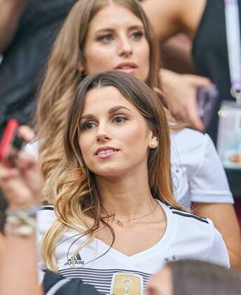 Germany - Mexico, Soccer, Moscow, June 17, 2018 Christina Raphaella, wife of Matthias GINTER, DFB 4 GERMANY - MEXICO 0-1 FIFA World Cup WM Weltmeisterschaft Fussball 2018 RUSSIA, Group F, Season 2018 2019, June 17, 2018 L u z h n i k i Stadium in Moscow, Russia. Photo: MAGICS Peter Schatz