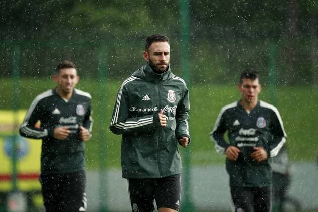 WM 2018, Training Nationalteam Mexiko Mexico s national soccer team player Miguel Layun participate in a training session at the facilities of the Dinamo, in Moscow, Russia, 19 June 2018. Mexico prepares for its next FIFA World Cup WM Weltmeisterschaft Fussball Russia 2018 match against South Korea in Rostov. Mexico s national soccer team training session !ACHTUNG: NUR REDAKTIONELLE NUTZUNG!  Copyright: xJoséxMéndezx MOS27 20180619-636650296566171100