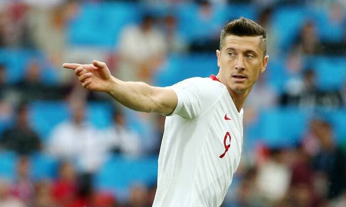 Robert Lewandowski gesticulating action Upper body Upper body Sport Football Soccer FIFA World Cup Russia Russia 2018 Season 2017 2018 19 06 2018 Poland POL vs Senegal SEN