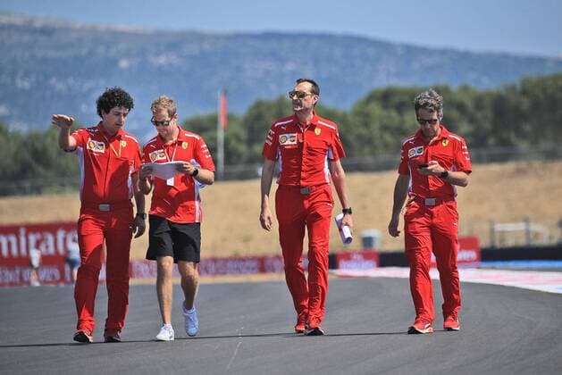 Sebastian Vettel Scuderia Ferrari visits the track with team members Grand Prix of France 2018 Race Motorsport Formula 1 21 06 2018 Grand Prix of France 2018 Race Motorsport Formula 1 21 06 2018 Le Castellet Copyright: xIllman Eibner-Pressefotox EP_eer