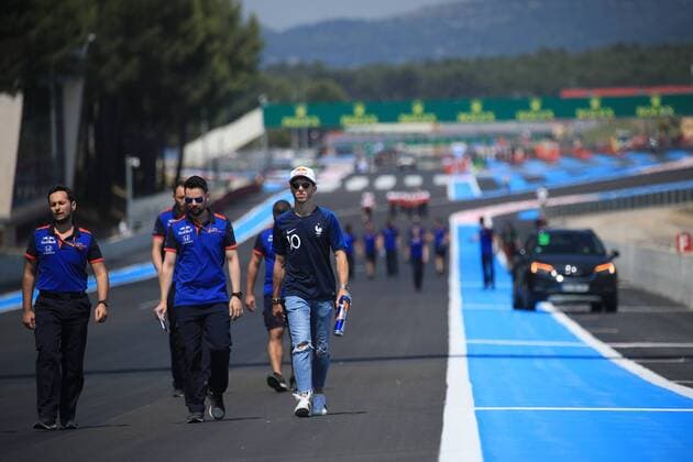 Pierre Gasly Scuderia Toro Rosso visits the track with team members Grand Prix of France 2018 Race Motorsport Formula 1 21 06 2018 Grand Prix of France 2018 Race Motorsport Formula 1 21 06 2018 Le Castellet Copyright: xIllman Eibner-Pressefotox EP_eer