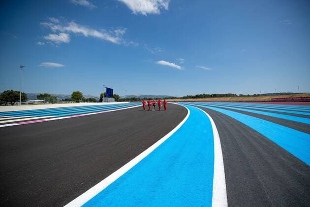 Sebastian Vettel Scuderia Ferrari visits the track with team members Grand Prix of France 2018 Race Motorsport Formula 1 21 06 2018 Grand Prix of France 2018 Race Motorsport Formula 1 21 06 2018 Le Castellet Copyright: xIllman Eibner-Pressefotox EP_eer