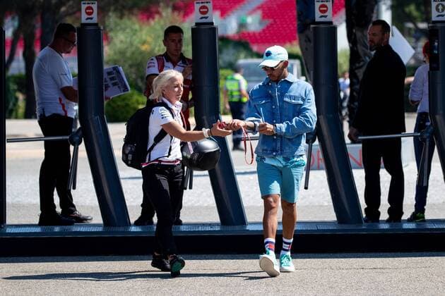 Lewis Hamilton Mercedes AMG Petronas Formula One team arrives at the Grand Prix of France 2018 Race Motorsport Formula 1 21 06 2018 French Grand Prix 2018 Race Motorsport Formula 1 21 06 2018 Le Castellet Copyright: xIllman Eibner-Pressefotox EP_eer
