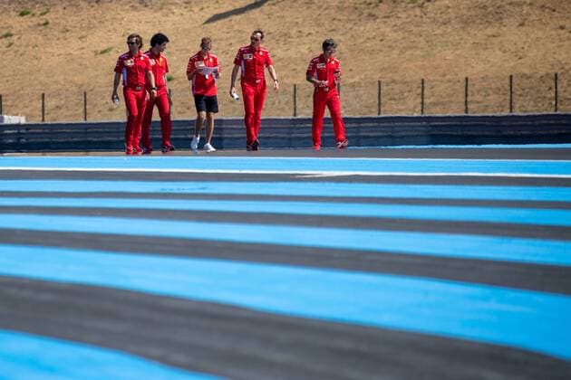 Sebastian Vettel Scuderia Ferrari visits the track with team members Grand Prix of France 2018 Race Motorsport Formula 1 21 06 2018 Grand Prix of France 2018 Race Motorsport Formula 1 21 06 2018 Le Castellet Copyright: xIllman Eibner-Pressefotox EP_eer