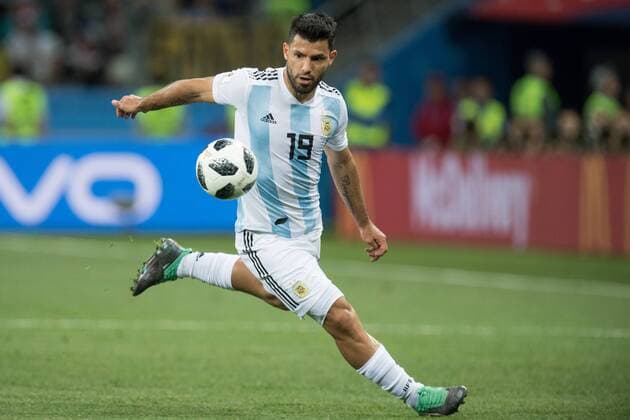 Sergio AGUERO ARG with ball single action with ball action whole figure Argentina ARG Croatia CRO 0 3 Preliminary Group D game 23 on 21 06 2018 in Moscow Soccer World Cup 2018 in Russia from 14 06 15 07 2018 Â