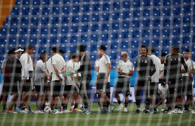 WM 2018, Training Nationalteam Mexiko Mexico s players participate in a training session in Rostov-on-Don, Russia 22 June 2018. South Korea will play Mexico in their FIFA World Cup WM Weltmeisterschaft Fussball 2018 Group F match 23 June 2018. Mexico training !ACHTUNG: NUR REDAKTIONELLE NUTZUNG!  Copyright: xJoséxMéndezx ROS109 20180622-636652996819482387
