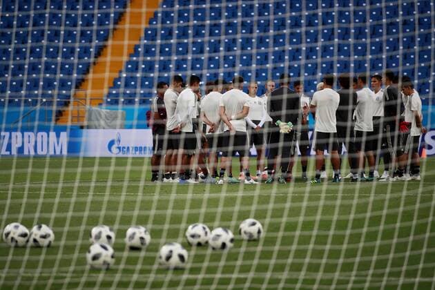 WM 2018, Training Nationalteam Mexiko Mexico s players participate in a training session in Rostov-on-Don, Russia 22 June 2018. South Korea will play Mexico in their FIFA World Cup WM Weltmeisterschaft Fussball 2018 Group F match 23 June 2018. Mexico training !ACHTUNG: NUR REDAKTIONELLE NUTZUNG!  Copyright: xJoséxMéndezx ROS109 20180622-636652997475107400