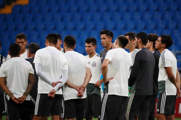 WM 2018, Training Nationalteam Mexiko Mexico s players Hirving Lozano (C-L) and Alfredo Talavera (C-R) participate in a training session in Rostov-on-Don, Russia 22 June 2018. South Korea will play Mexico in their FIFA World Cup WM Weltmeisterschaft Fussball 2018 Group F match 23 June 2018. Mexico training !ACHTUNG: NUR REDAKTIONELLE NUTZUNG!  Copyright: xJoséxMéndezx ROS109 20180622-636652998187447698