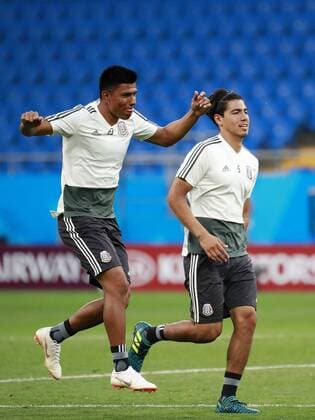 WM 2018, Training Nationalteam Mexiko Mexico s players Jesus Gallardo (L) and Erick Gutierrez participate in a training session in Rostov-on-Don, Russia 22 June 2018. South Korea will play Mexico in their FIFA World Cup WM Weltmeisterschaft Fussball 2018 Group F match 23 June 2018. Mexico training !ACHTUNG: NUR REDAKTIONELLE NUTZUNG!  Copyright: xJoséxMéndezx ROS109 20180622-636652998303228226