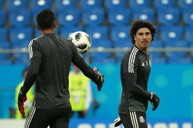 WM 2018, Training Nationalteam Mexiko Mexico s goalkeepers Guillermo Ochoa (R) and Alfredo Talavera (L) participate in a training session in Rostov-on-Don, Russia 22 June 2018. South Korea will play Mexico in their FIFA World Cup WM Weltmeisterschaft Fussball 2018 Group F match 23 June 2018. Mexico training !ACHTUNG: NUR REDAKTIONELLE NUTZUNG!  Copyright: xJoséxMéndezx ROS109 20180622-636652998977598898
