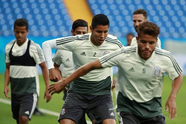 WM 2018, Training Nationalteam Mexiko Mexico s player Hugo Ayala (C) participates in a training session in Rostov-on-Don, Russia 22 June 2018. South Korea will play Mexico in their FIFA World Cup WM Weltmeisterschaft Fussball 2018 Group F match 23 June 2018. Mexico training !ACHTUNG: NUR REDAKTIONELLE NUTZUNG!  Copyright: xJoséxMéndezx ROS109 20180622-636652999033223540