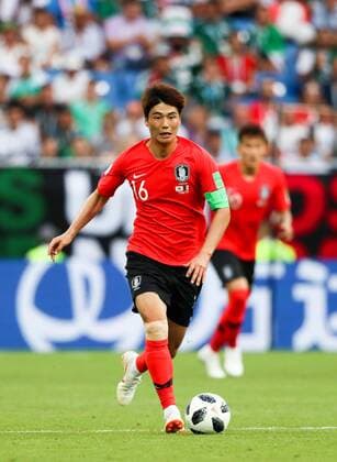WM 2018, SÃ¼dkorea - Mexiko ROSTOV-ON-DON, RUSSIA â€“ JUNE 23, 2018: South Korea s Ki Sung-yueng in action their 2018 FIFA World Cup WM Weltmeisterschaft Fussball Group F match against Mexico at Rostov Arena Stadium. Sergei Savostyanov TASS  TS085EC5