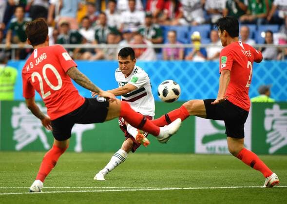 WM 2018, Südkorea - Mexiko (180623) -- ROSTOV-ON-DON, June 23, 2018 -- Hirving Lozano (C) of Mexico shoots during the 2018 FIFA World Cup WM Weltmeisterschaft Fussball Group F match between South Korea and Mexico in Rostov-on-Don, Russia, June 23, 2018. ) (SP)RUSSIA-ROSTOV-ON-DON-2018 WORLD CUP-GROUP F-SOUTH KOREA VS MEXICO LixGa 