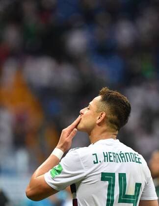 WM 2018, Südkorea - Mexiko (180623) -- ROSTOV-ON-DON, June 23, 2018 -- Javier Hernandez of Mexico greets the audience after the 2018 FIFA World Cup WM Weltmeisterschaft Fussball Group F match between South Korea and Mexico in Rostov-on-Don, Russia, June 23, 2018. Mexico won 2-1. ) (SP)RUSSIA-ROSTOV-ON-DON-2018 WORLD CUP-GROUP F-SOUTH KOREA VS MEXICO LixGa 