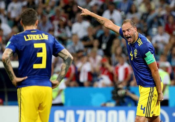 Bilder des Tages - SPORT WM 2018, Deutschland - Schweden (180623) -- SOCHI, June 23, 2018 -- Andreas Granqvist (R) of Sweden reacts during the 2018 FIFA World Cup WM Weltmeisterschaft Fussball Group F match between Germany and Sweden in Sochi, Russia, June 23, 2018. ) (SP)RUSSIA-SOCHI-2018 WORLD CUP-GROUP F-GERMANY VS SWEDEN LixMing 