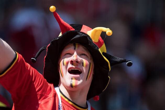 Ein belgischer Fan singt, singend, Brustbild, Fan, Fans, Zuschauer, Anhaenger, Supporter, Belgien (BEL) - Tunesien (TUN) 5:2, Vorrunde, Gruppe G , Spiel 29, am 23.06.2018 in Moskau; Fussball Weltmeisterschaft 2018 in Russland vom 14.06. - 15.07.2018. Â *** A belgian fan singing singing Half-length fan fans Spectator Supporter Belgium BEL Tunisia DO 5 2 Preliminary group G game 29 on 23 06 2018 in Moscow Football World Cup 2018 in Russia from 14 06 15 07 2018 Â