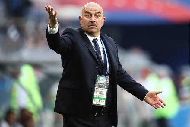 Bilder des Tages SPORT SAMARA, RUSSIA - JUNE 25, 2018: Russia s head coach Stanislav Cherchesov reacts during a First Stage Group A football match between Uruguay and Russia at Samara Arena at FIFA World Cup WM Weltmeisterschaft Fussball Russia 2018. Valery Sharifulin TASS  TS08640E