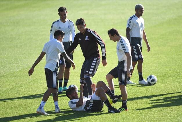 YEKATERINBURG, RUSSIA â€“ JUNE 26, 2018: Players of the Mexican men s national football team training for their upcoming 2018 FIFA World Cup WM Weltmeisterschaft Fussball Group F match against Sweden at Yekaterinburg Arena Stadium. Donat Sorokin TASS  TS086718