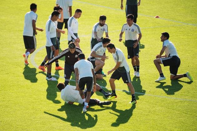 180626 Players of the Mexican National Football Team fools around at a practice session during the FIFA World Cup on June 26, 2018 in Ekaterinburg Photo Joel Marklund BILDBYR N Code JM 87735  Copyright: JOELxMARKLUND BB180626JM076