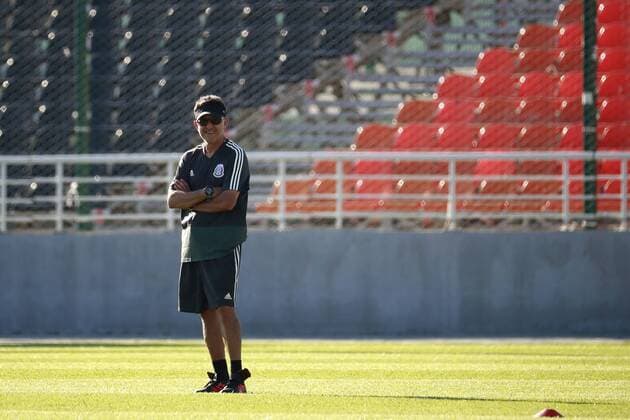 Mexican soccer team head coach, Colombian Juan Carlos Osorio, participates during a trainning session at the FC Urales in Ekaterinburg, Russia, 26 June 2018. Mexico will face Sweden tomorrow in a Group F match of the Russia 2018 World Cup. Mexican soccer team trainning session !ACHTUNG: NUR REDAKTIONELLE NUTZUNG!  Copyright: xJoséxMéndezx EKT113 20180626-636656329439156622
