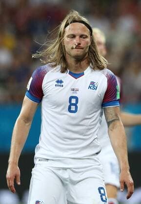Bilder des Tages - SPORT ROSTOV-ON-DON, RUSSIA - JUNE 26, 2018: Iceland s Birkir Bjarnason in a 2018 FIFA World Cup WM Weltmeisterschaft Fussball Group D football match against Croatia at Rostov Arena. Mikhail Tereshchenko TASS  TS086872