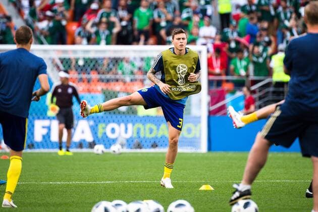 180627 Victor Nilsson Lindelöf of Sweden during warm up prior to the FIFA World Cup group stage match between Mexico and Sweden on June 27, 2018 in Ekaterinburg Photo Joel Marklund BILDBYRAN Code JM 87737  Copyright: JOELxMARKLUND BB180627JM035