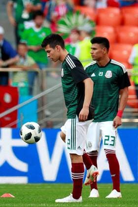 Mexican forward Hirving Lozano warms up prior the FIFA World Cup WM Weltmeisterschaft Fussball 2018 Group F soccer match between Mexico and Sweden, in Ekaterinburg, Russia, 27 June 2018. MEXICO VS. SWEDEN !ACHTUNG: NUR REDAKTIONELLE NUTZUNG!  Copyright: xJosexMendezx FWC42-28 20180627-636657105254206798