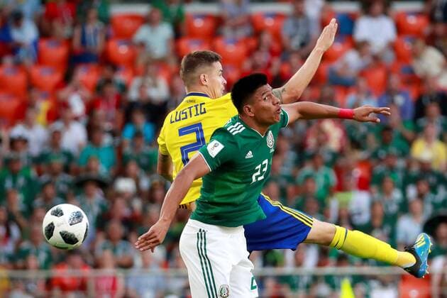 Mexican forward Jesus Gallardo (R) and Swedish defender Lustig during the FIFA World Cup WM Weltmeisterschaft Fussball 2018 Group F soccer match between Mexico and Sweden, in Ekaterinburg, Russia, 27 June 2018. MEXICO VS. SWEDEN !ACHTUNG: NUR REDAKTIONELLE NUTZUNG!  Copyright: xJosexMendezx FWC42-51 20180627-636657124842206954