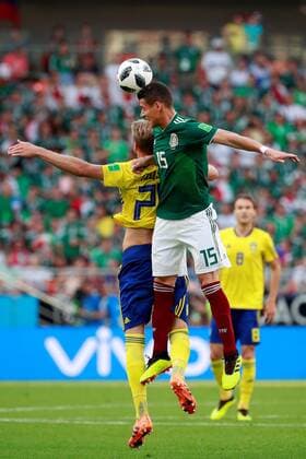 Mexican defender Hector Moreno (R) and Swedish forward Ola Toivonen during the FIFA World Cup WM Weltmeisterschaft Fussball 2018 Group F soccer match between Mexico and Sweden, in Ekaterinburg, Russia, 27 June 2018. MEXICO VS. SWEDEN !ACHTUNG: NUR REDAKTIONELLE NUTZUNG!  Copyright: xJosexMendezx FWC42-63 20180627-636657130454077059