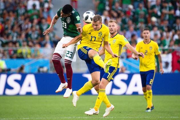180627 Jesus Gallardo of Mexico and Viktor Claesson of Sweden during the FIFA World Cup group stage match between Mexico and Sweden on June 27, 2018 in Ekaterinburg Photo Joel Marklund BILDBYR N Code JM 87737  Copyright: JOELxMARKLUND BB180627JM064