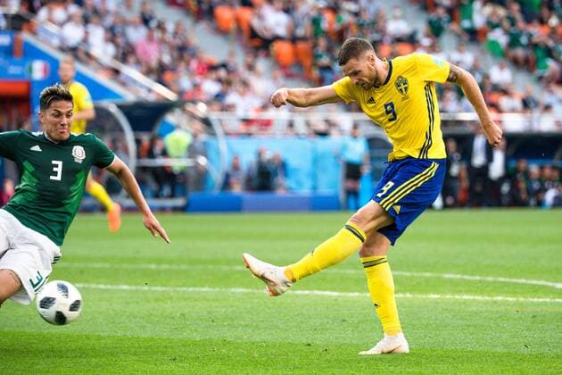 180627 Carlos Salcedo of Mexico and Marcus Berg of Sweden during the FIFA World Cup group stage match between Mexico and Sweden on June 27, 2018 in Ekaterinburg Photo Petter Arvidson BILDBYR N Code PA 87737  Copyright: PETTERxARVIDSON BB180627PA081