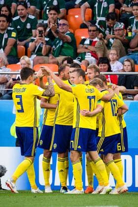 180627 Players of Sweden celebrates after the 0 1 goal by Ludwig Augustinsson the FIFA World Cup group stage match between Mexico and Sweden on June 27, 2018 in Ekaterinburg Photo Petter Arvidson BILDBYRAN Code PA 87737  Copyright: PETTERxARVIDSON BB180627PA093