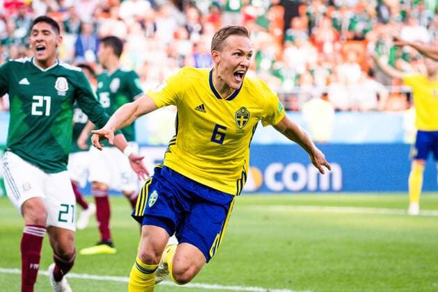 180627 Ludwig Augustinsson of Sweden celebrates after the 0 1 goal during the FIFA World Cup group stage match between Mexico and Sweden on June 27, 2018 in Ekaterinburg Photo Joel Marklund BILDBYR N Code JM 87737  Copyright: JOELxMARKLUND BB180627JM077