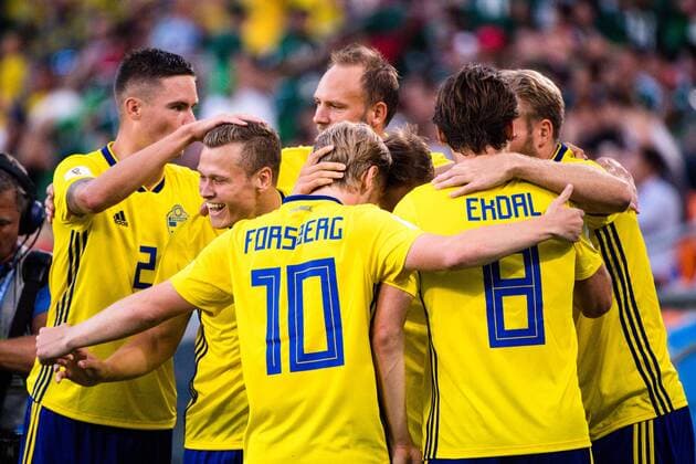 180627 Mikael Lustig Viktor Claesson Andreas Granqvist Emil Forsberg and Albin Ekdal celebrate after the 0 1 goal by Ludwig Augustinsson of Sweden during the FIFA World Cup group stage match between Mexico and Sweden on June 27, 2018 in Ekaterinburg Photo Joel Marklund BILDBYR N Code JM 87737  Copyright: JOELxMARKLUND BB180627JM078