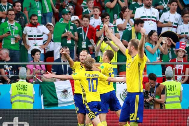 Swedish defender Andreas Granqvist (L) celebrates after scoring during the FIFA World Cup WM Weltmeisterschaft Fussball 2018 Group F soccer match between Mexico and Sweden, in Ekaterinburg, Russia, 27 June 2018. MEXICO VS. SWEDEN !ACHTUNG: NUR REDAKTIONELLE NUTZUNG!  Copyright: xJosexMendezx FWC42-130 20180627-636657177625096251