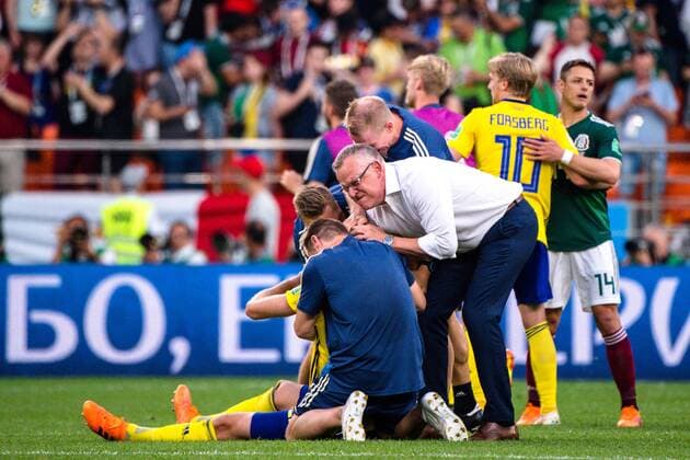 180627 head coach Janne Andersson of Sweden celebrates after the FIFA World Cup group stage match between Mexico and Sweden on June 27, 2018 in Ekaterinburg Photo Joel Marklund BILDBYR N Code JM 87737  Copyright: JOELxMARKLUND BB180627JM109
