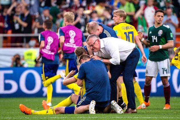 180627 head coach Janne Andersson of Sweden celebrates after the FIFA World Cup group stage match between Mexico and Sweden on June 27, 2018 in Ekaterinburg Photo Joel Marklund BILDBYR N Code JM 87737  Copyright: JOELxMARKLUND BB180627JM111