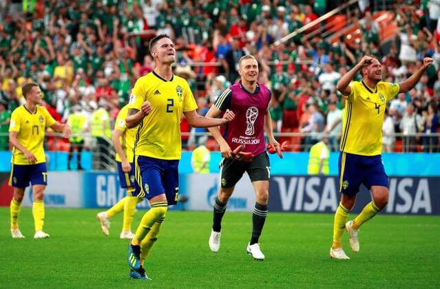 Swedish players celebrate at the end of the FIFA World Cup WM Weltmeisterschaft Fussball 2018 Group F soccer match between Mexico and Sweden, in Ekaterinburg, Russia, 27 June 2018. MEXICO VS. SWEDEN !ACHTUNG: NUR REDAKTIONELLE NUTZUNG!  Copyright: xJosexMendezx FWC42-158 20180627-636657194082762936