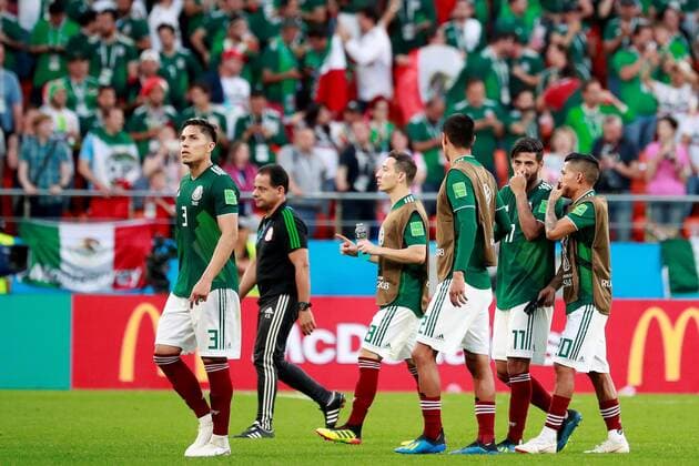 Mexican players at the end of the FIFA World Cup WM Weltmeisterschaft Fussball 2018 Group F soccer match between Mexico and Sweden, in Ekaterinburg, Russia, 27 June 2018. MEXICO VS. SWEDEN !ACHTUNG: NUR REDAKTIONELLE NUTZUNG!  Copyright: xJosexMendezx FWC42-159 20180627-636657194889954996