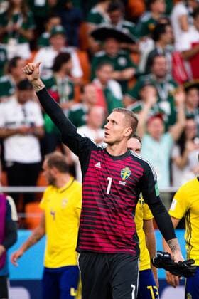 180627 goalkeeper Robin Olsen of Sweden celebrates after the FIFA World Cup group stage match between Mexico and Sweden on June 27, 2018 in Ekaterinburg Photo Joel Marklund BILDBYRAN Code JM 87737  Copyright: JOELxMARKLUND BB180627JM114