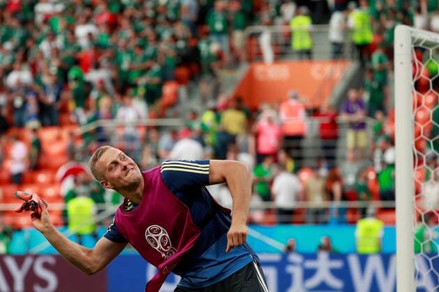 Swedish goalkeeper Karl-Johan Johnsson at the end of the FIFA World Cup WM Weltmeisterschaft Fussball 2018 Group F soccer match between Mexico and Sweden, in Ekaterinburg, Russia, 27 June 2018. MEXICO VS. SWEDEN !ACHTUNG: NUR REDAKTIONELLE NUTZUNG!  Copyright: xJosexMendezx FWC42-163 20180627-636657195619176351