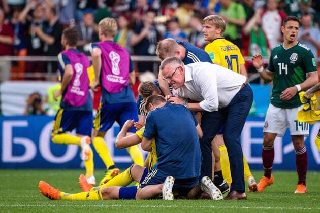 180627 head coach Janne Andersson of Sweden celebrates after the FIFA World Cup group stage match between Mexico and Sweden on June 27, 2018 in Ekaterinburg Photo Joel Marklund BILDBYR N Code JM 87737  Copyright: JOELxMARKLUND BB180627JM127