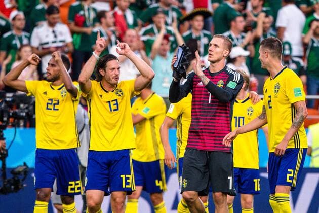 180627 Isaac Kiese Thelin Gustav Svensson goalkeeper Robin Olsen and Mikael Lustig of Sweden celebrates after the FIFA World Cup group stage match between Mexico and Sweden on June 27, 2018 in Ekaterinburg Photo Joel Marklund BILDBYR N Code JM 87737  Copyright: JOELxMARKLUND BB180627JM128