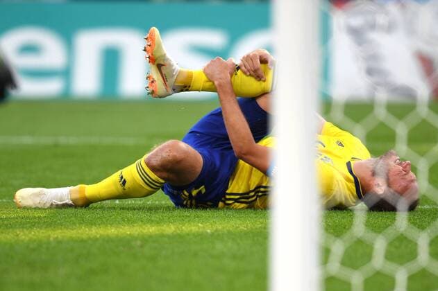 YEKATERINBURG, RUSSIA - JUNE 27, 2018: Sweden s Andreas Granqvist injured in the 2018 FIFA World Cup WM Weltmeisterschaft Fussball First Stage Group F football match against Mexico at Ekaterinburg Arena Stadium. Donat Sorokin TASS  TS086B65