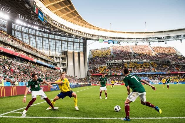 180627 Viktor Claesson of Sweden in action with Hector Herrera and Miguel Layun of Mexico during the FIFA World Cup group stage match between Mexico and Sweden on June 27, 2018 in Ekaterinburg Photo Petter Arvidson BILDBYR N Code PA 87737  Copyright: PETTERxARVIDSON BB180627PA164